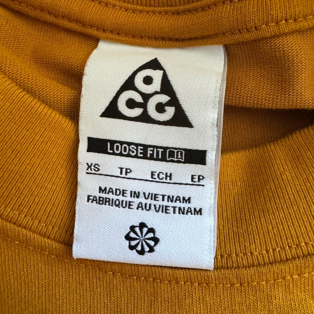 Nike ACG "Insect" Long Sleeve Yellow Loose Fit T-shirt Men's Size XS - Picture 9 of 12